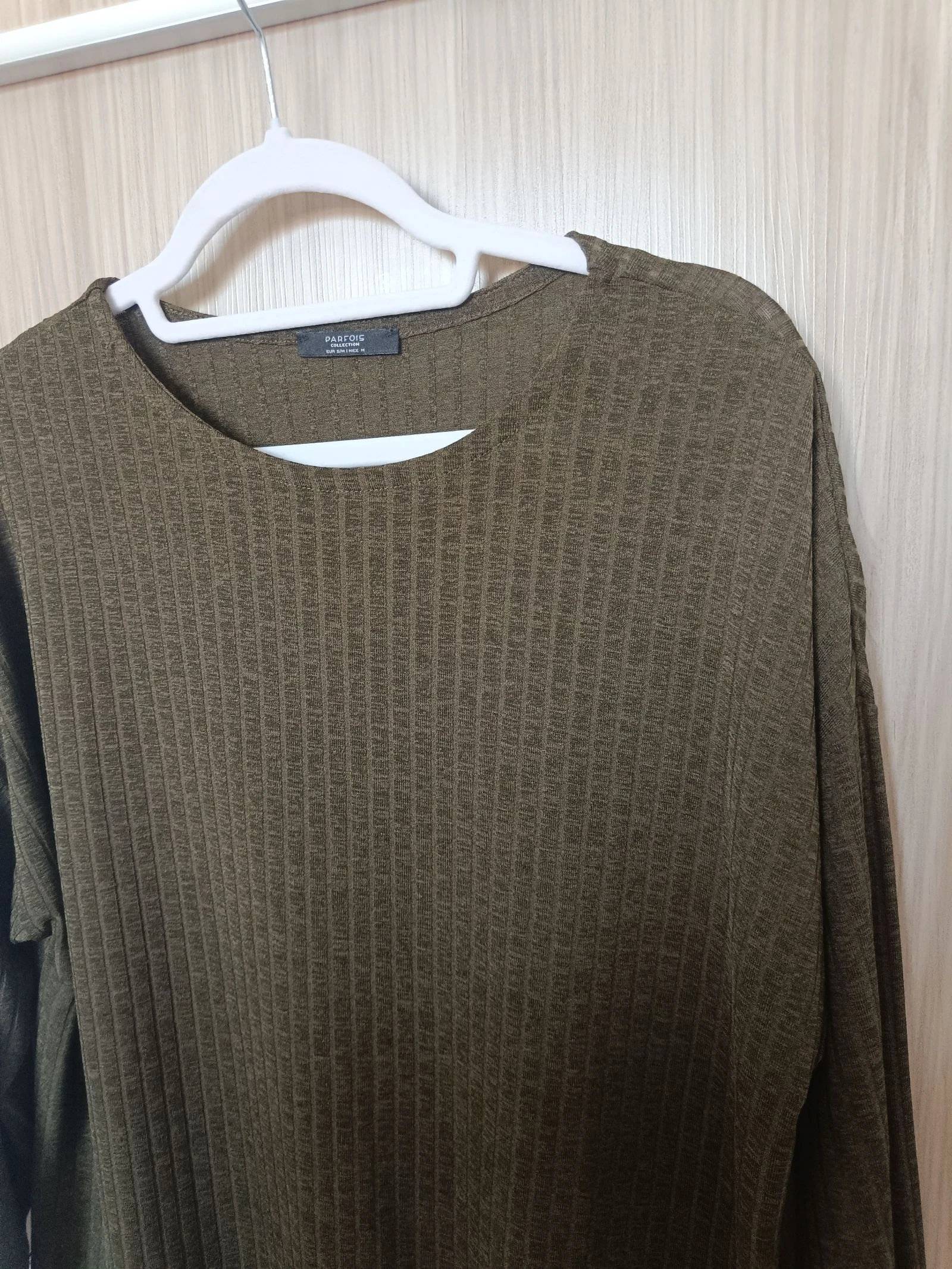 Camiseta / Jersey fino acanalado verde caqui Parfois T. S/M – photo 3